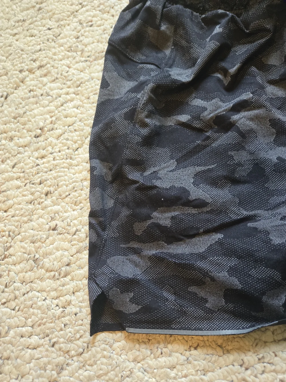 Men's Black Camo Athletic Shorts - Lightweight Performance Lululemon - Picture 3 of 6